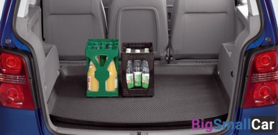 Ковер багажника резиновый Touran, 1T5061160